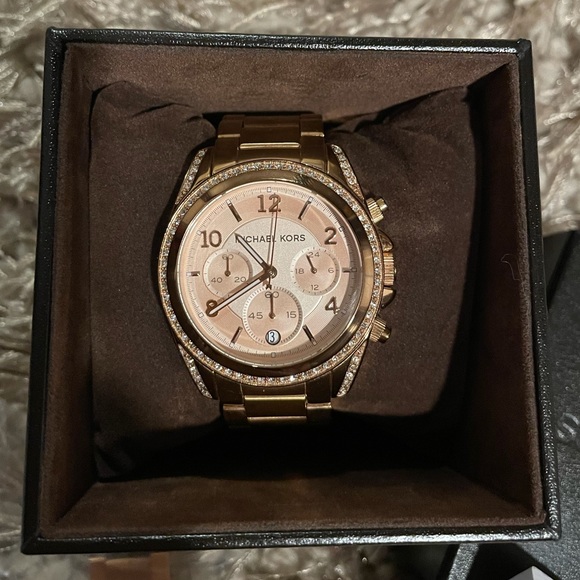 Michael Kors Rose Gold Watch - Picture 1 of 3